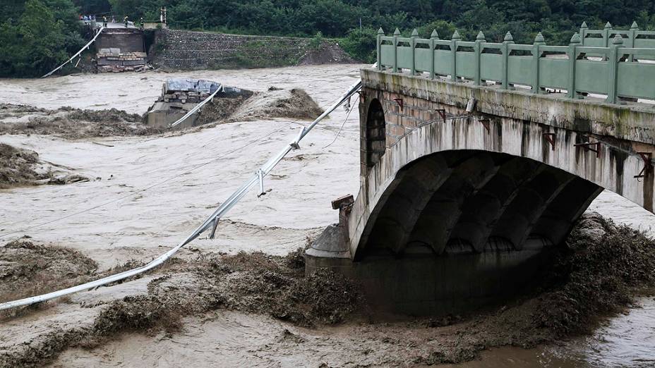 Fortes Chuvas Deixam Ao Menos 28 Mortos Na China Veja 