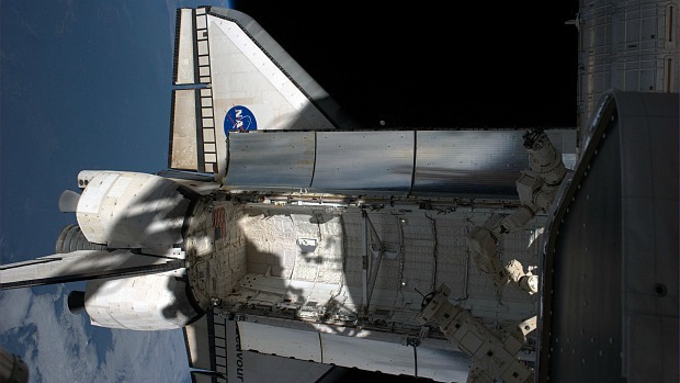 O ônibus espacial Endeavour ficará acoplado à Estação Espacial Internacional durante 14 dias antes de voltar à Terra