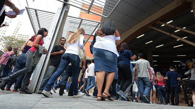 Estudantes antes do início da prova do Exame Nacional do Ensino Médio (ENEM) na Uninove, em São Paulo