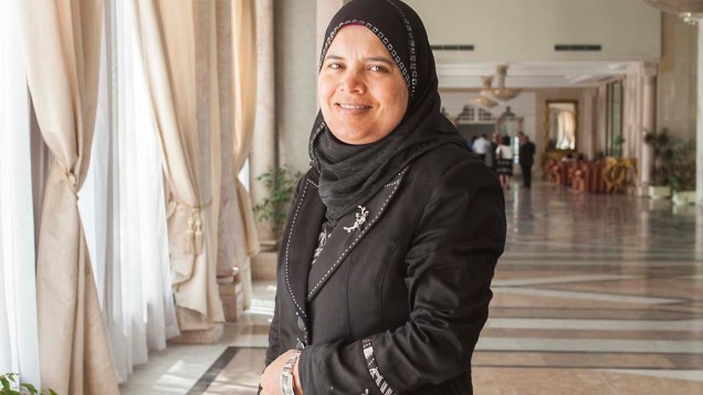 Farida Laabidi, a principal parlamentar mulher da bancada do Ennahda, um partido islamista, defende as leis contra a blasfêmia