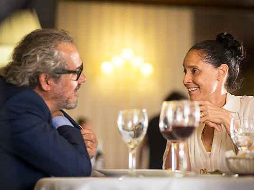 Clara (Sônia Braga) e Geraldo Bonfim (Fernando Teixeira) em cena do filme 'Aquarius'