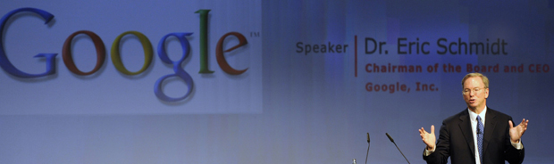 Eric Schmidt mostra sistema de tradução de voz e Google TV durante a IFA, evento alemão de tecnologia