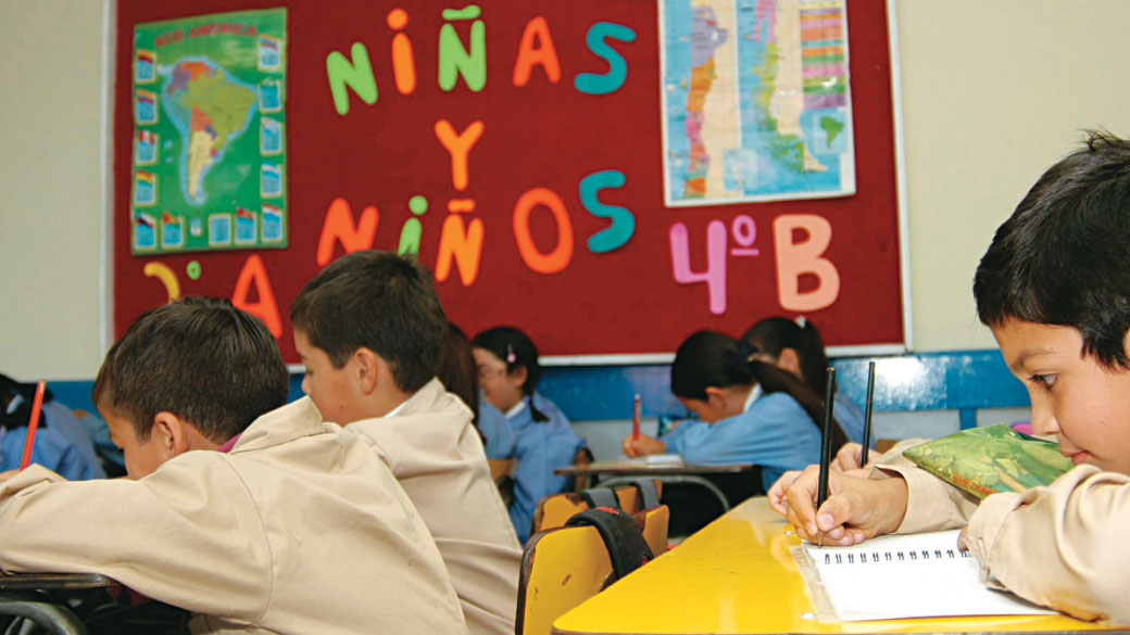 A privatização não é panaceia: No Chile, a competição se deu na seleção dos melhores alunos, o que não eleva o nível do ensino em geral
