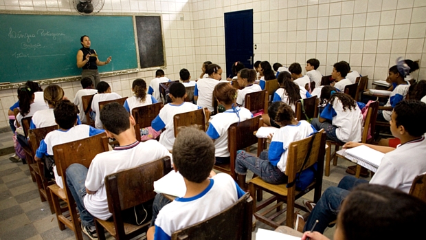 O gasto com um aluno da educação básica foi de 2 632 reais em 2008, seis vezes menos que o do ensino superior