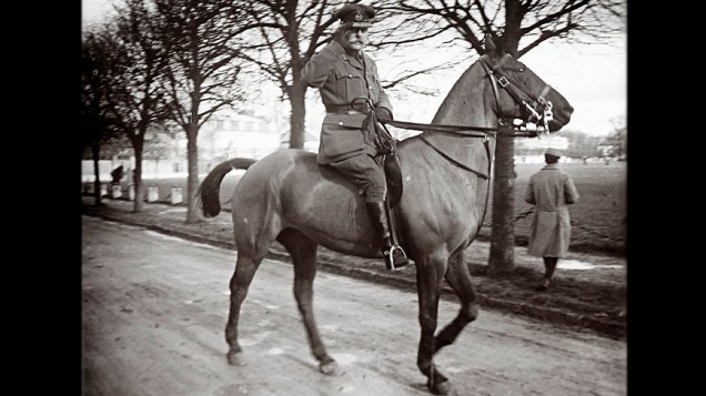 Marechal de campo Douglas Haig em local não identificado na França, em 14 de fevereiro de 1916. Haig foi o comandante-em-chefe britânico durante a Batalha do Somme