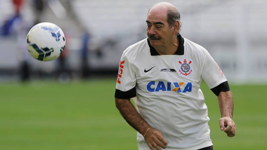 Rivelino marcou um gol no evento teste do Itaquerão, meses antes da abertura da Copa do Mundo no estádio