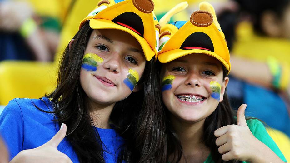 Torcedores no estádio do Maracanã durante final da Copa das Confederações entre Brasil e Espanha, no Rio de Janeiro