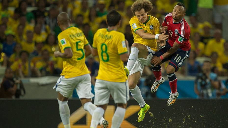 Lance no jogo entre Brasil e Colômbia no Castelão, em Fortaleza