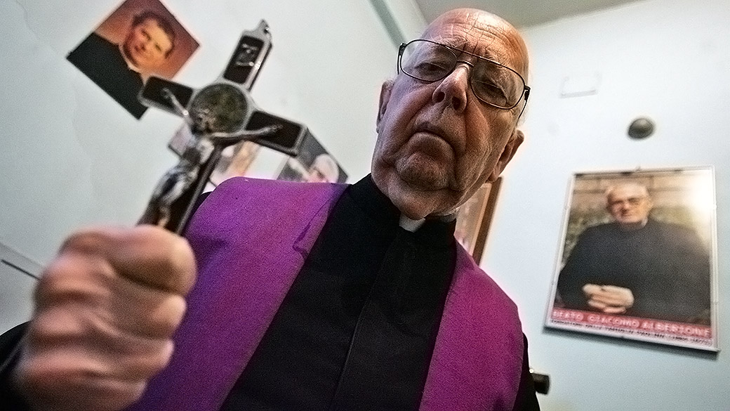 Don Gabriele Amorth, presidente de honra da Associação dos Exorcistas