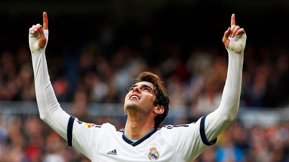 Kaká comemora gol do Real Madrid sobre o Levante em partida válida pelo Campeonato Espanhol na goleada do time merengue por 5 a 1