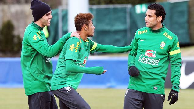 Kaká, Neymar e Fred durante primeiro treino da seleção brasileira nesta terça feira (19) em Genebra, Suíca antes do amistoso contra a Itália