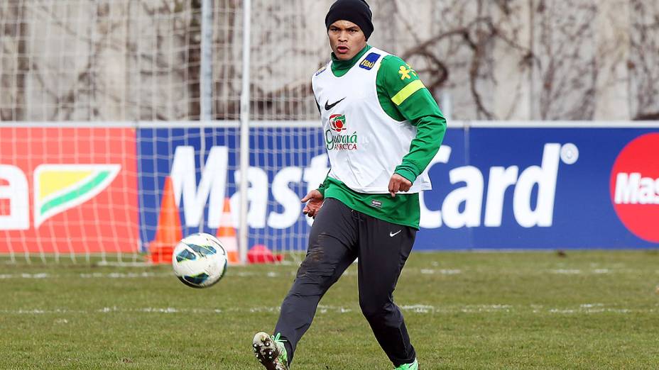 Zagueiro Thiago Silva durante treino da seleção brasileira nesta quarta antes do amistoso contra a Itália em Genebra, Suíça