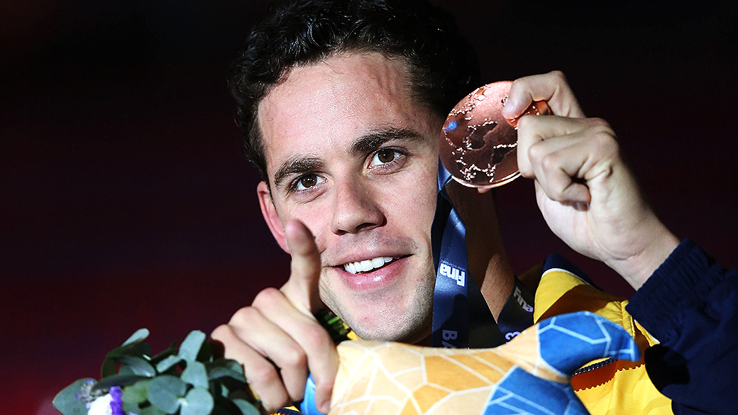 Thiago Pereira recebe medalha de bronze nos 200m medley no Campeonato Mundial de Natação, em Barcelona