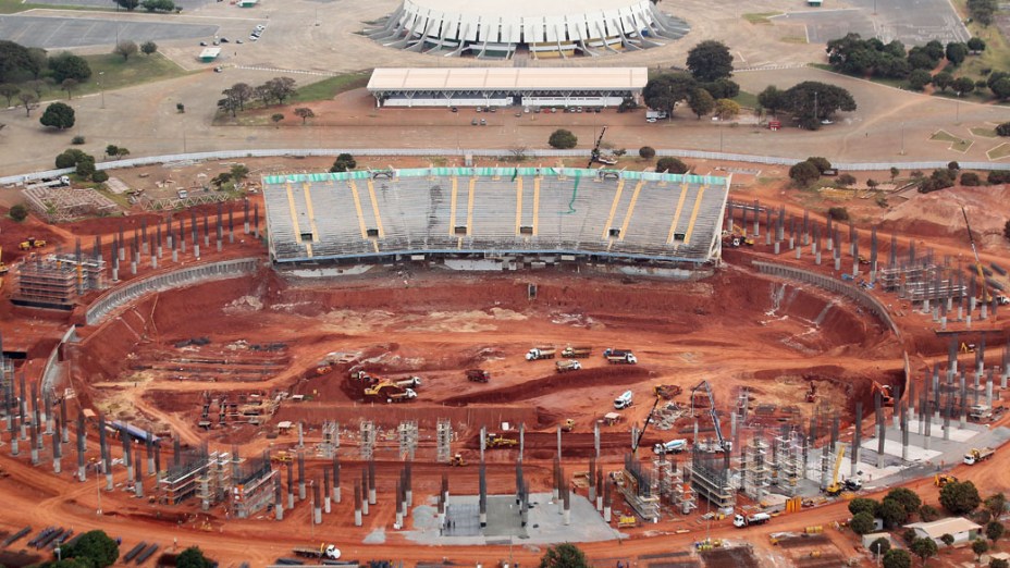 Resconstrução do estádio Mané Garrincha em Brasília (DF)