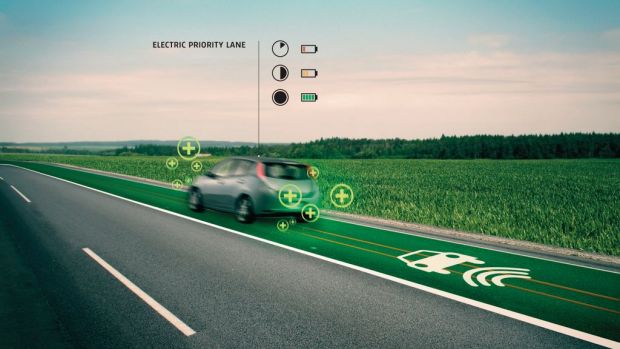 Pista prioritária para carros elétricos: por meio de carregadores sem fio, carros elétricos são abastecidos enquanto estão em movimento