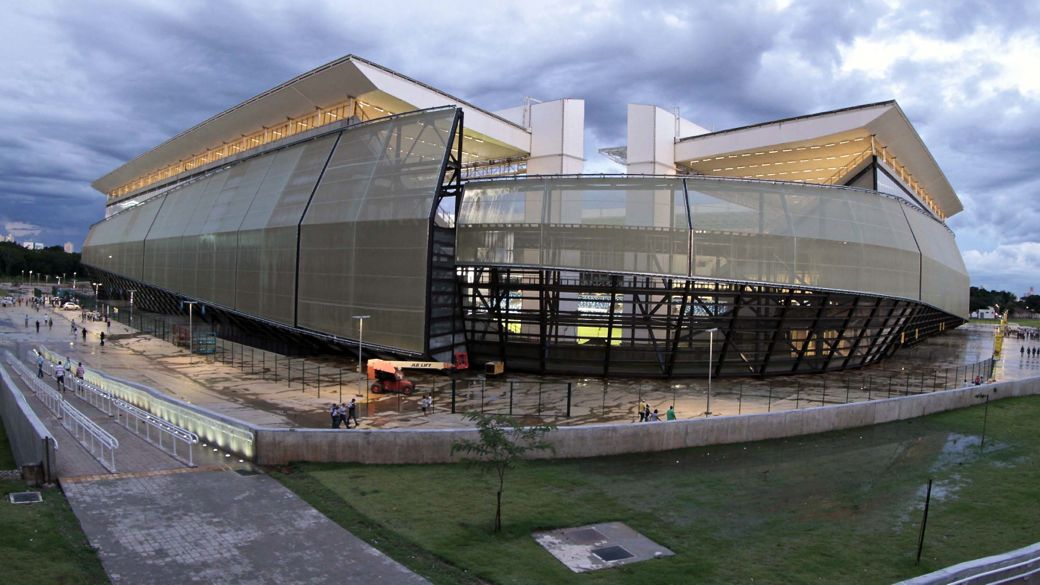 A Arena Pantanal, em Cuiabá, horas antes de seu primeiro jogo, entre Mixto e Santos