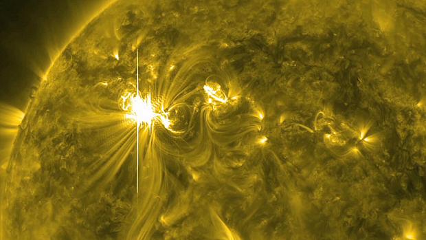 Detalhe de explosão solar registrada pela Nasa na quarta-feira