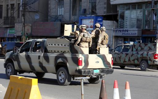 Militares iraquianos durante patrulha em Bagdá