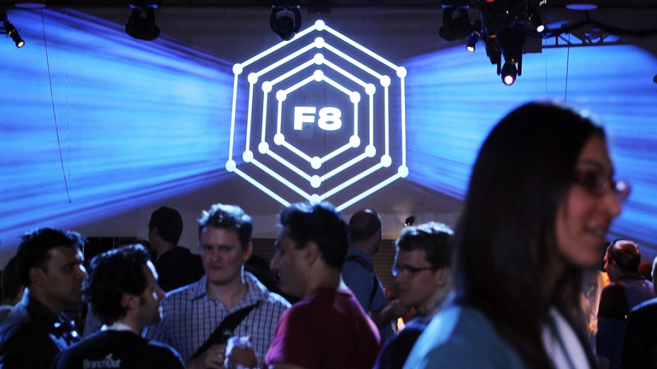 Milhares de desenvolvedores participaram do F8, conferência anual da empresa que revela novos recursos à rede