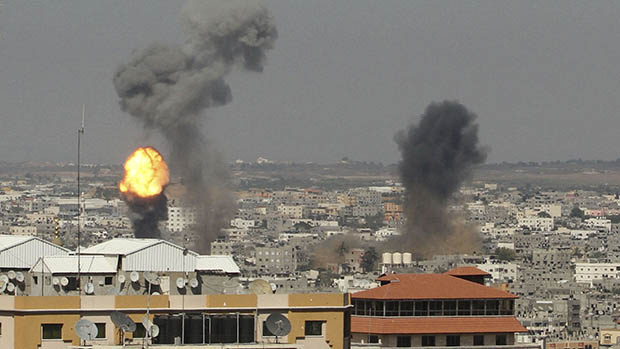 Bombardeio na Faixa de Gaza, em 08/07/2014
