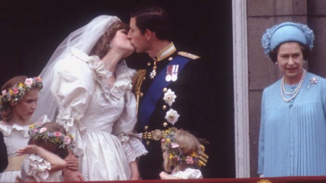 Casamento do príncipe Charles e da princesa Diana, ao lado a rainha Elizabeth II, em 1981