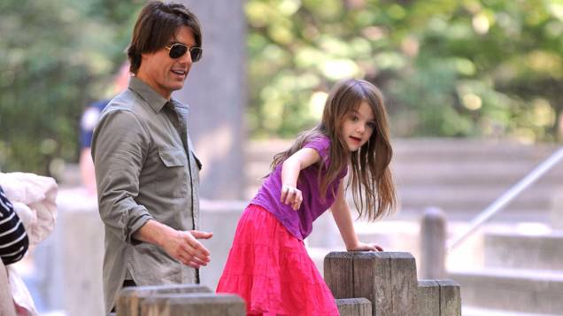 Tom Cruise e a filha visitam o Central Park em Nova York em 2010