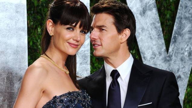 Katie Holmes e Tom Cruise chegam ao Vanity Fair Oscar Party 2012 em West Hollywood, Califórnia