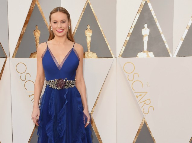 Favorita ao Oscar de melhor atriz, Brie Larson chega ao tapete vermelho