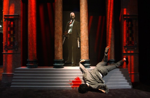 Exibição do game Hitman 2 Silent Assassin na oitava edição da E3, em 2002