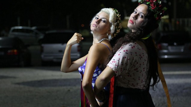 Femen no Rio: As ativistas Sara Winter e Chayene Chantilly