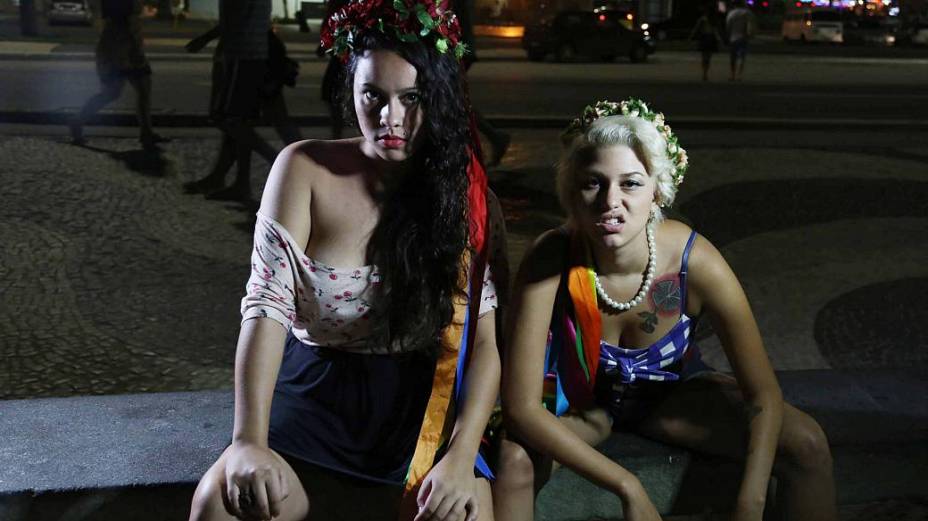 Femen no Rio: As ativistas Sara Winter e Chayene Chantilly