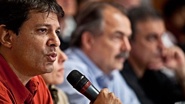 O candidato à Prefeitura de SP pelo PT, Fernando Haddad durante coletiva de imprensa após resultado da apuração nas eleições