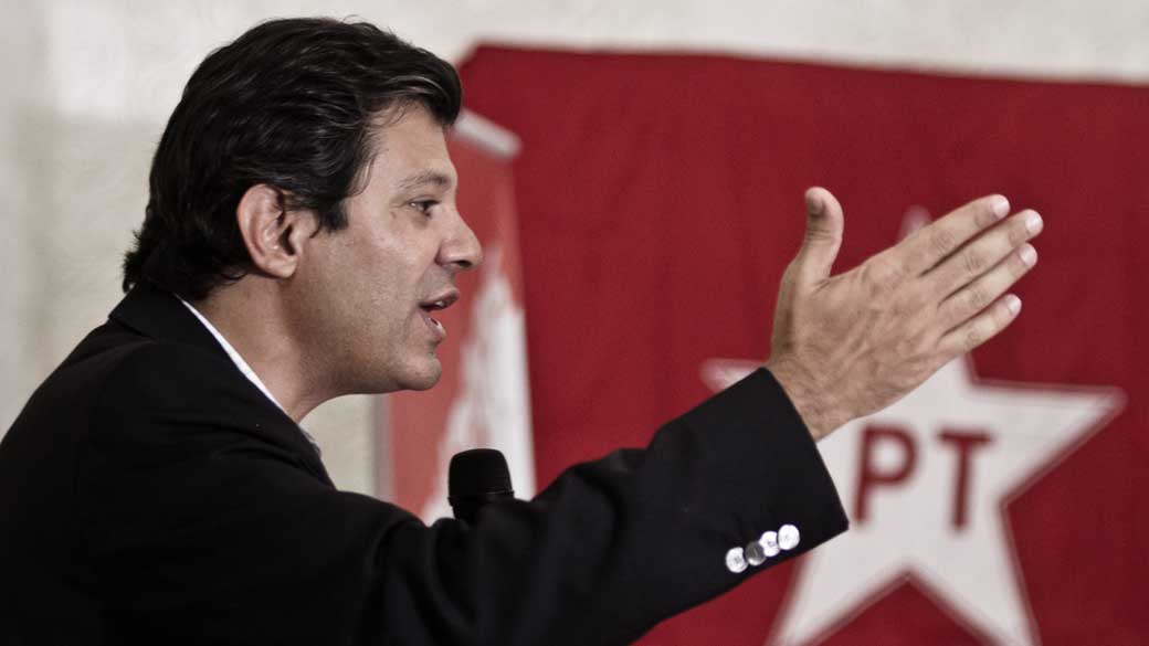 Ministro Fernando Haddad durante caravana de debates com os pré-candidatos do PT a prefeitura de São Paulo
