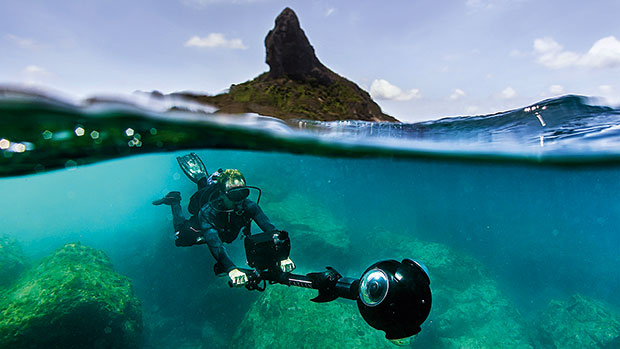 ATÉ EMBAIXO DA ÁGUA – Além de usar bugues, mochileiros e barcos para fotografar as ilhas, o Google contratou mergulhadores para registrar a vida submarina