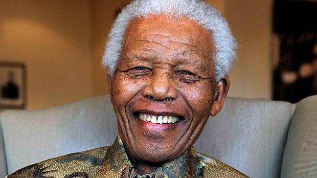 Mandela foi hospitalizado para exames de rotina