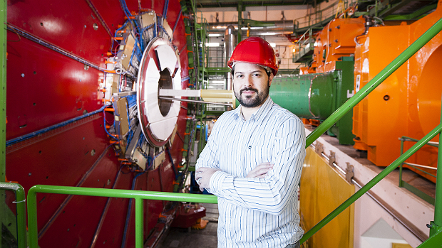 O editor de VEJA Filipe Vilicic, em visita ao LHC, maior acelerador de partículas do mundo