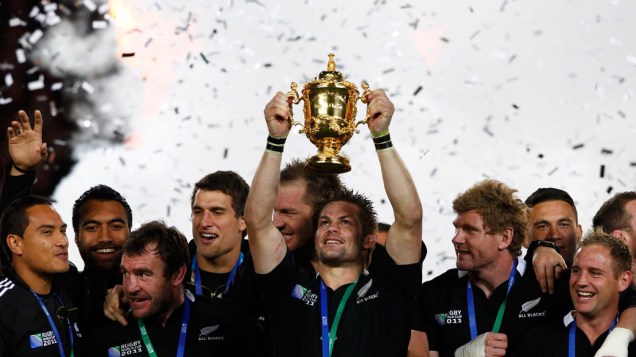 Jogadores ao All Blacks comemoram o título de campeão, após a final da Copa do Mundo 2011, na Nova Zelândia
