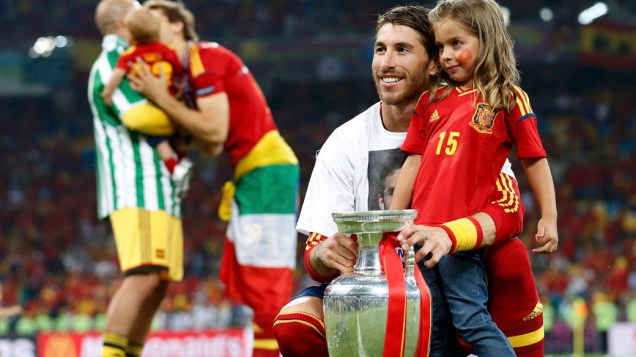 Sergio Ramos comemora o título da Eurocopa