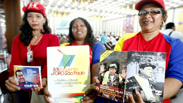 Manifesto das Farc e biografia de Manuel Marulanda são divulgados no encontro da esquerda em Caracas