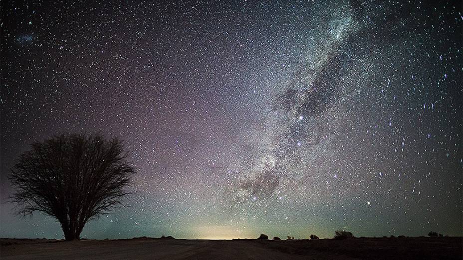 <p>Noite vista da vila de San Pedro de Atacama, norte do Chile</p>