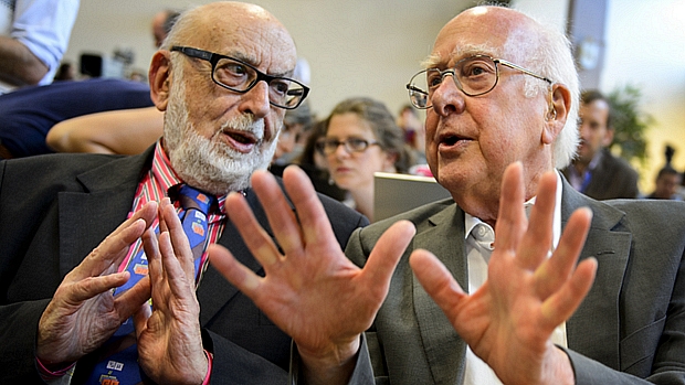 O belga François Englert e o britânico Peter Higgs, vencedores do Nobel de física de 2013