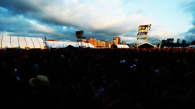 Público durante o show da banda escoceses Franz Ferdinand no segundo dia do festival Lollapalooza em São Paulo
