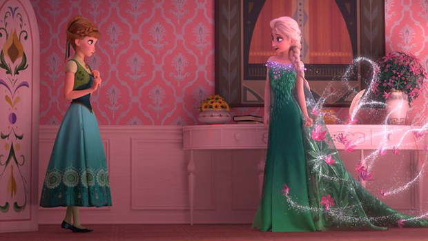 Elsa e sua irmã, Anna, em Frozen: Febre Congelante
