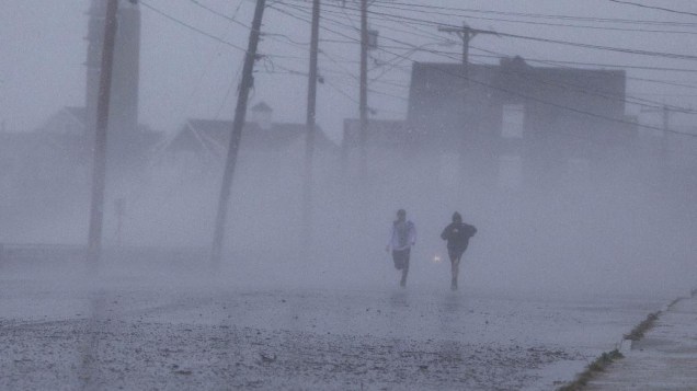 Furacão Sandy atinge costa leste dos Estados Unidos no estado de Nova Jersey