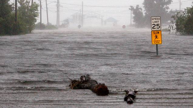 O furacão Isaac causa inundações em Mississippi