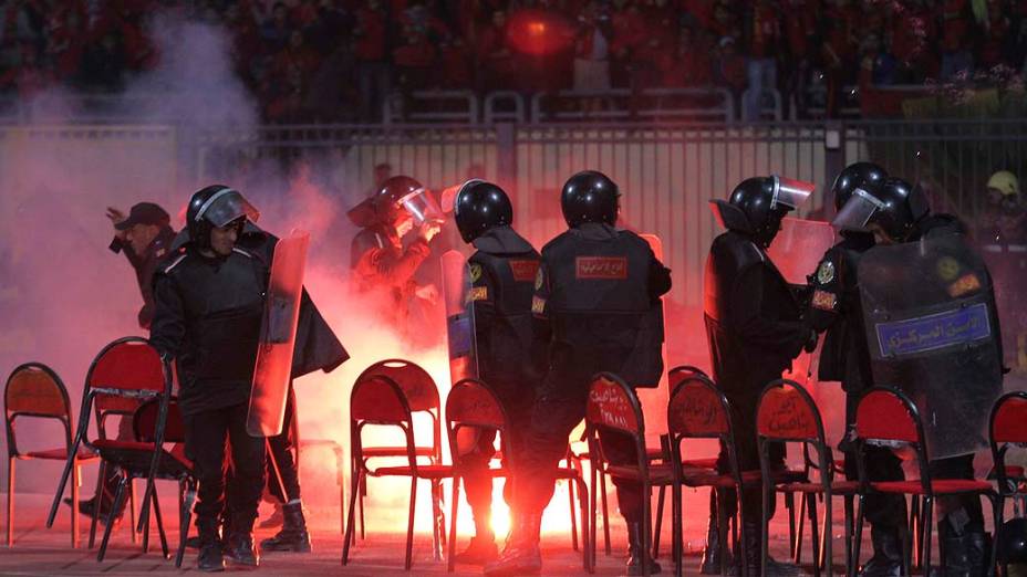 Confronto durante a partida entre Al Masry e Al Ahly válida pelo Campeonato Egípcio