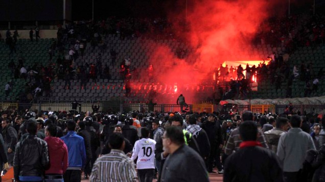 Confronto durante a partida entre Al Masry e Al Ahly válida pelo Campeonato Egípcio