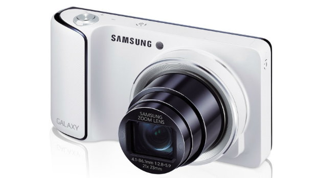 A Galaxy Camera pode se conectar às redes 3G, permitindo que o usuário compatilhe imagens através da rede de telefonia celular