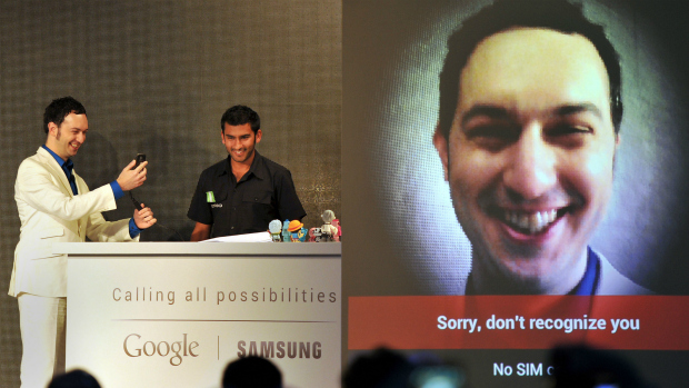 Aparelho anunciado pelo Google e Samsung terá recurso de reconhecimento facial