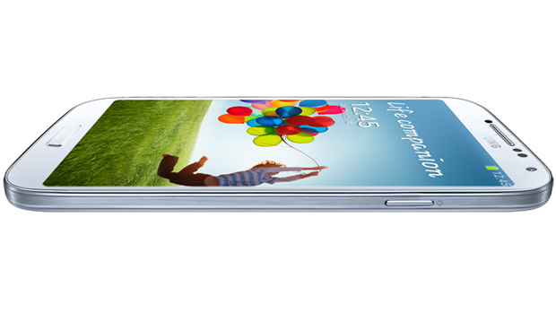 Samsung manteve o design elegante utilizado no Galaxy S3